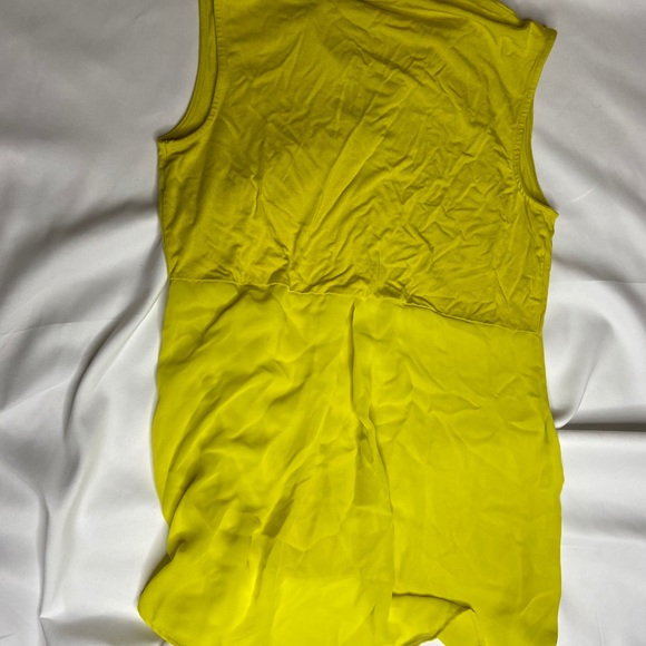 Chelsea & Theodore Sleeveless Tunic Top - Picture 16 of 16